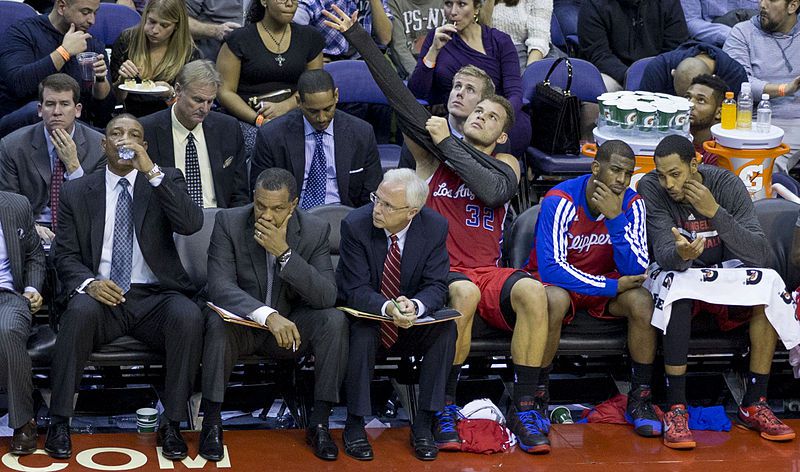 \"LA_Clippers_bench\"
